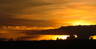 Por do Sol no Assentamento S�o Francisco, em Formoso-MG